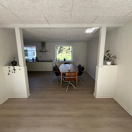 Nyrenoveret Hus Til 2 Personer Arre